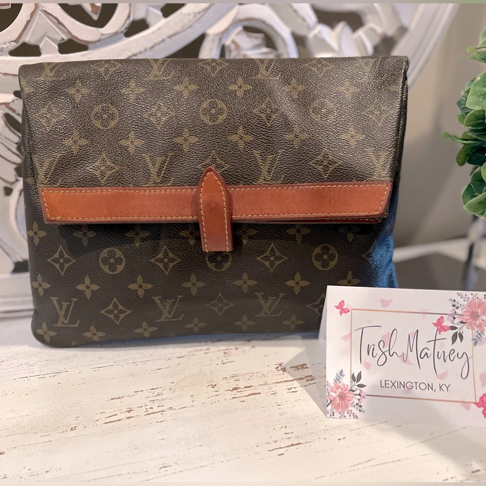 🌟RARE! Vintage Monogram Pliante Clutch🌟